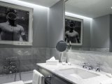 The Singualr Santiago, bathroom